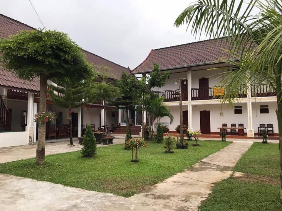 Riverside Garden Hostel Vang Vieng Exteriör bild
