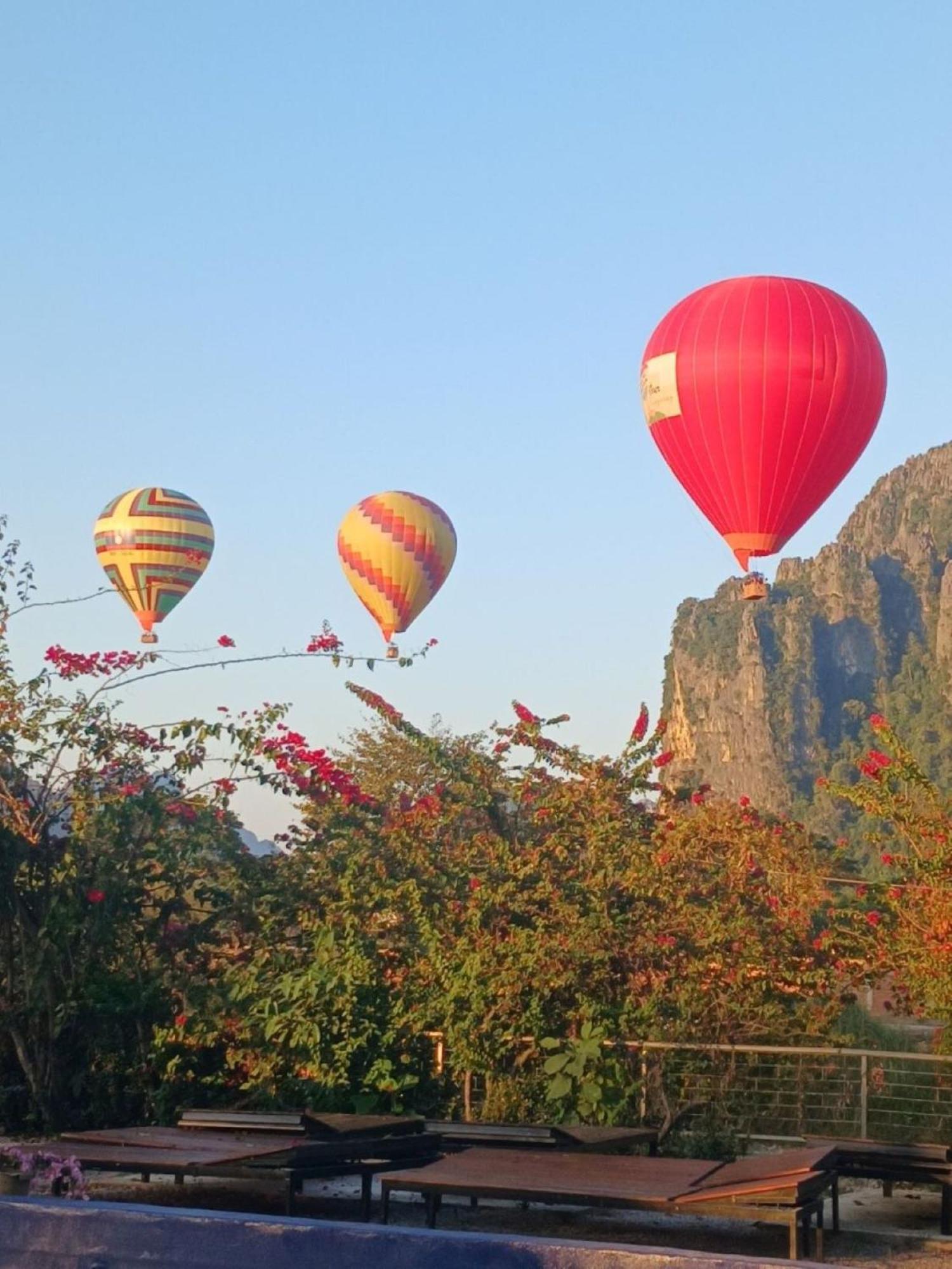 Riverside Garden Hostel Vang Vieng Exteriör bild
