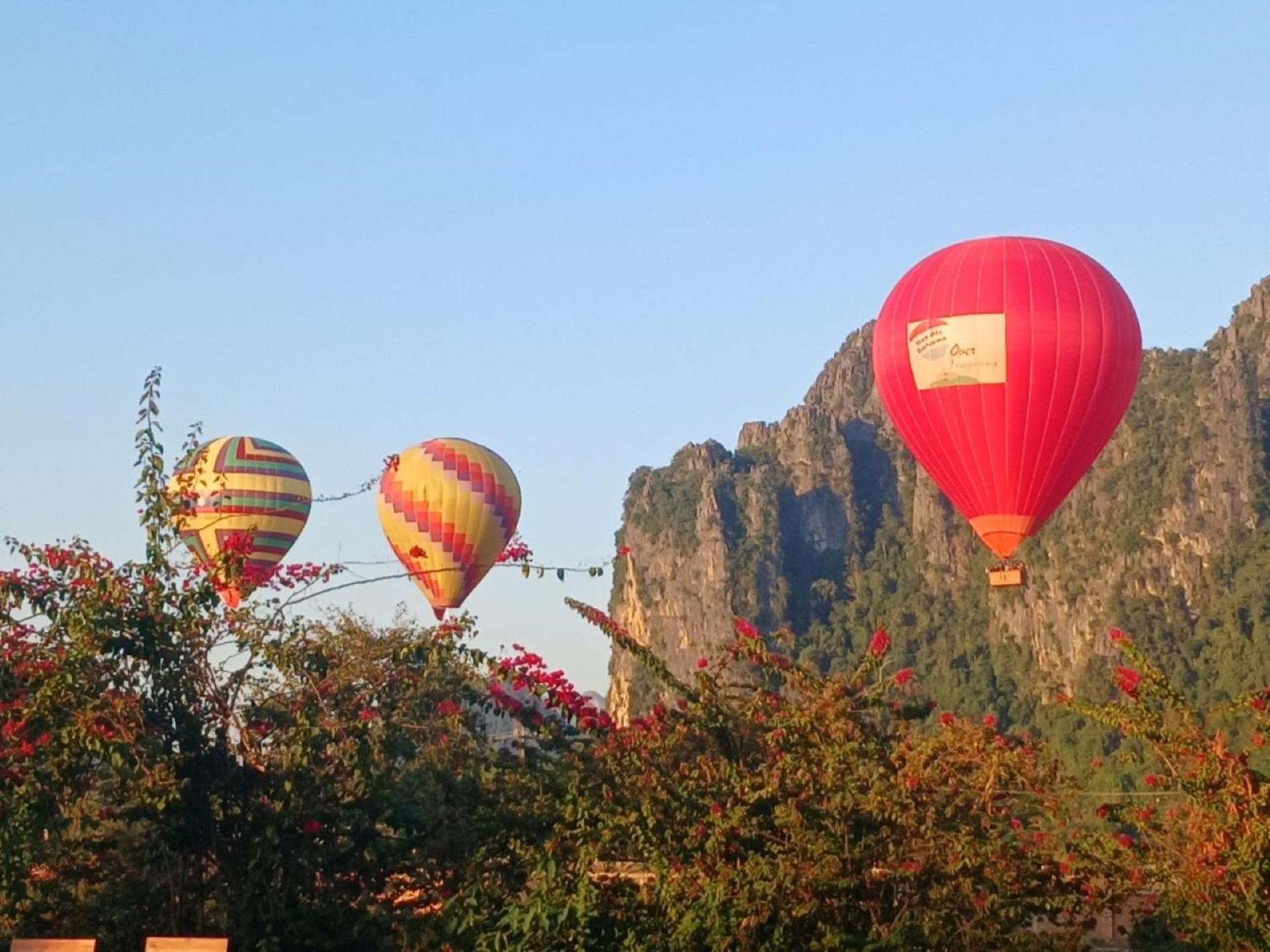Riverside Garden Hostel Vang Vieng Exteriör bild